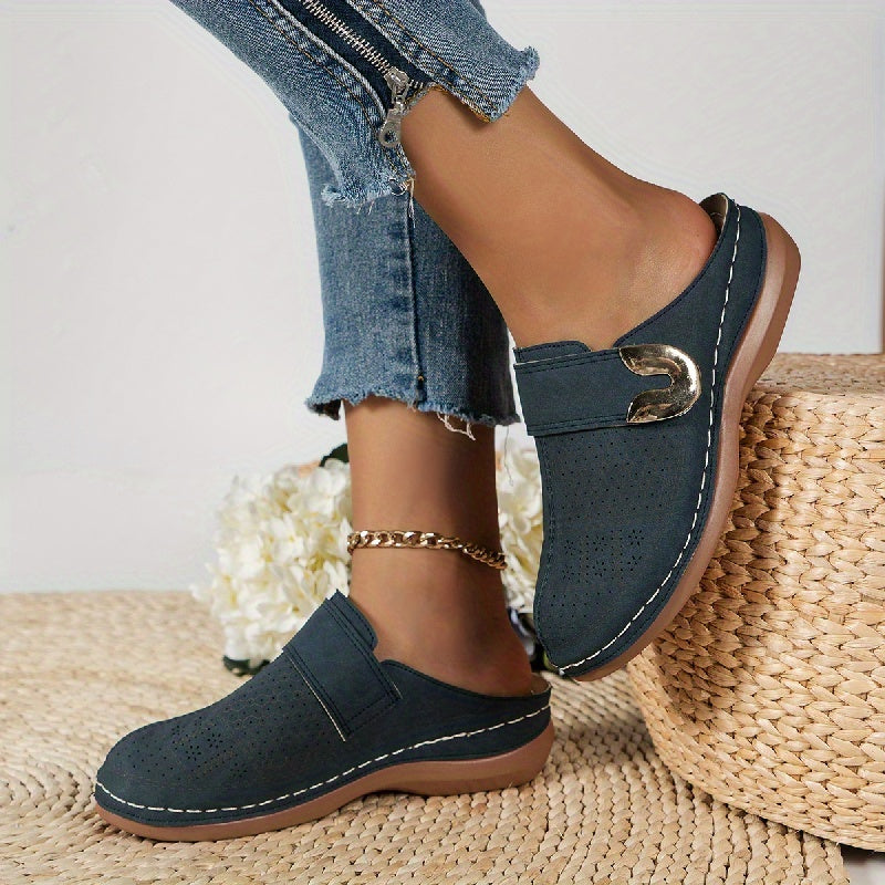 Leba | Damen Clogs Slip-On Lochung Metallschnalle Flach Komfort