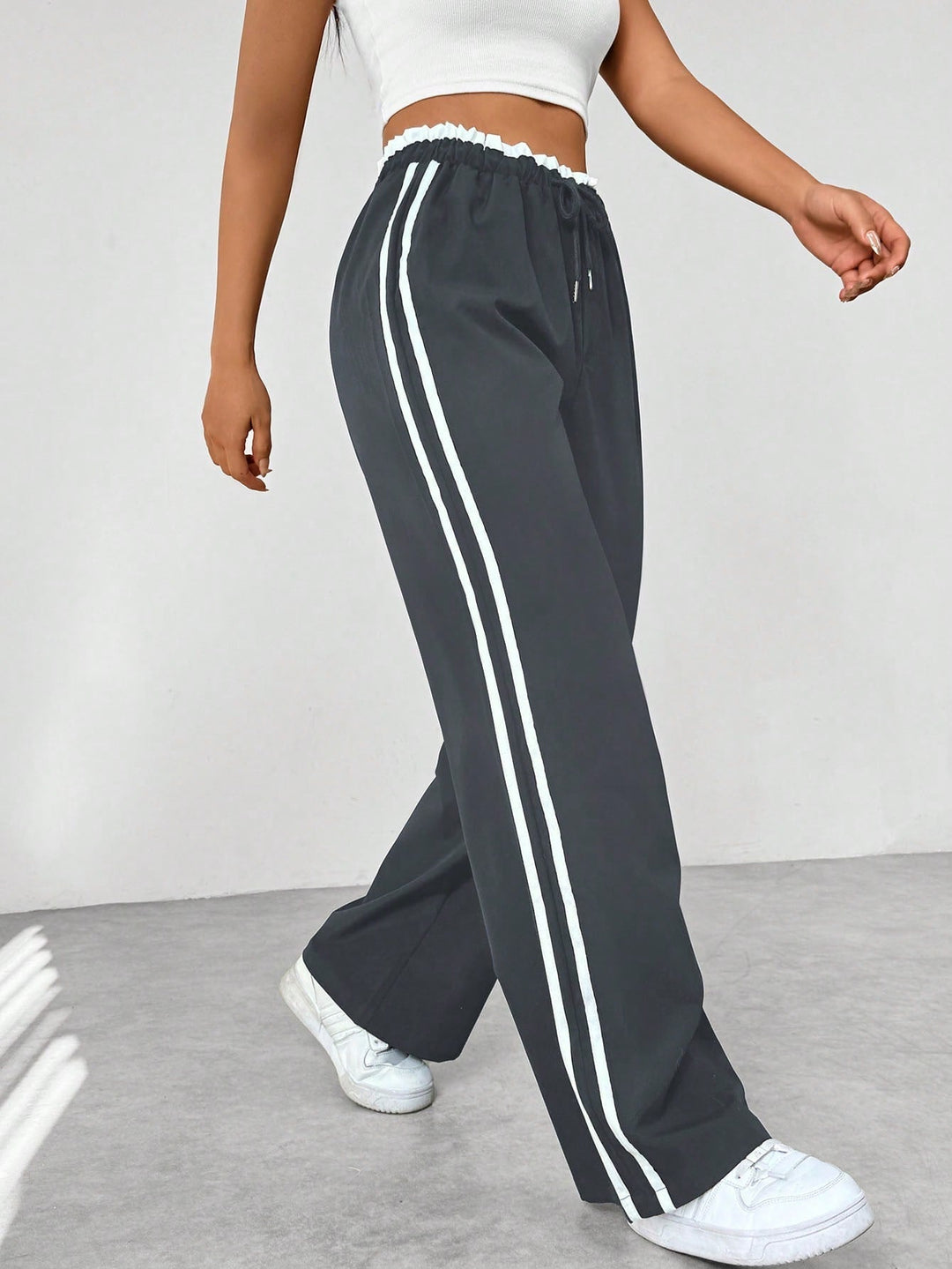 Lara | Damen Jogginghose Wide Leg Seitenstreifen
