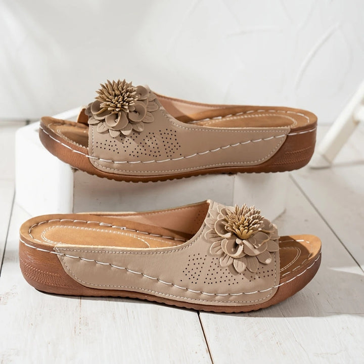 Flora | Damen Keilsandalen Blumen Slip-On Komfort Sommerschuhe