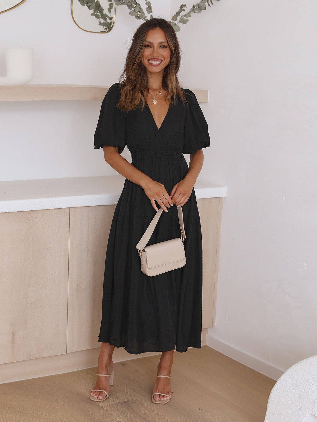 Cara | Damen Midikleid V-Ausschnitt Puffärmel Stufenrock