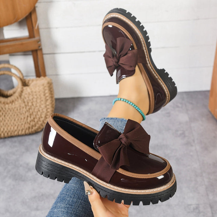 Bella | Damen Loafer Plateau Lackoptik Schleife Slip-On Schuhe