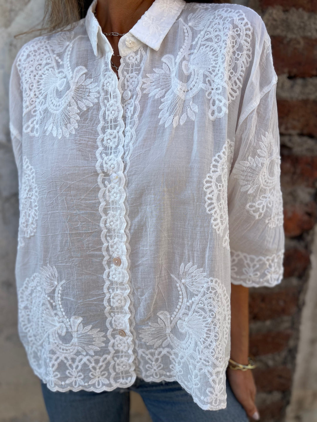 Clara | Damen Bluse Weiß mit Spitze ¾ Arm Knopfleiste