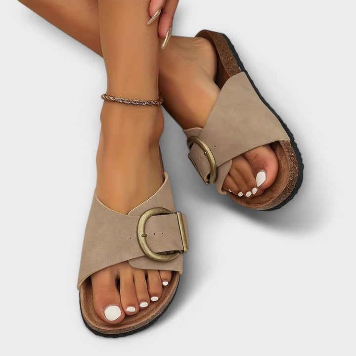 Lara | Damen Sandalen mit Korkfußbett und Schnalle Flach