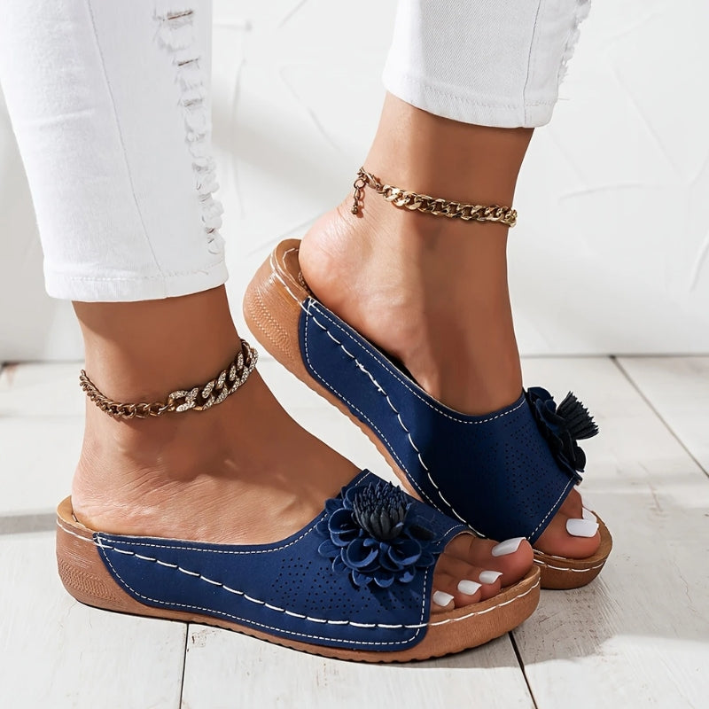 Flora | Damen Keilsandalen Blumen Slip-On Komfort Sommerschuhe