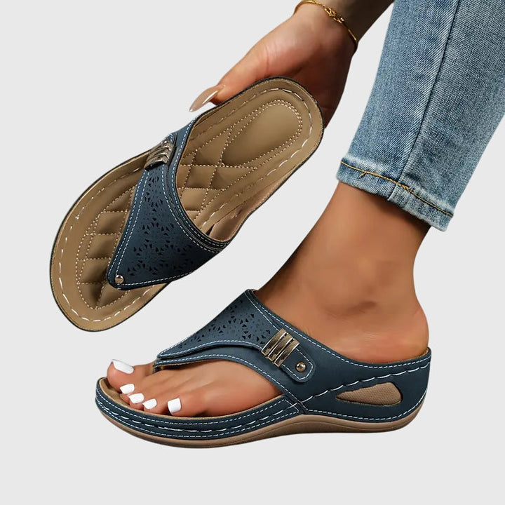 Nora | Damen Zehentrenner Keilsohle Slip-On Sommersandalen Flats