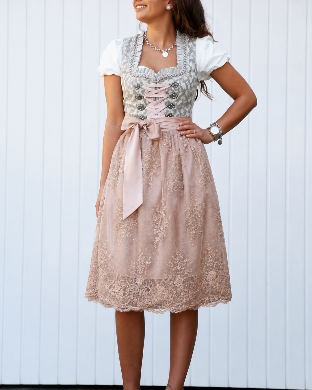 Magdalena | Damen Dirndl mit Bluse und Schürze