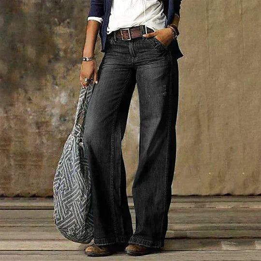 Julie | Weit geschnittene High-Waist Jeans mit ausgestelltem Bein