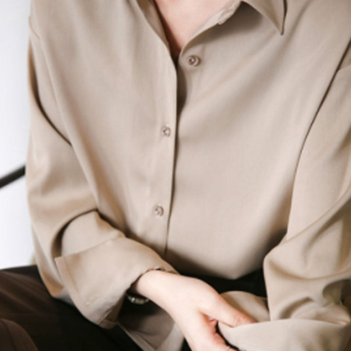 Gina | Damen Satin Bluse Oversized Kragen Knopfleiste