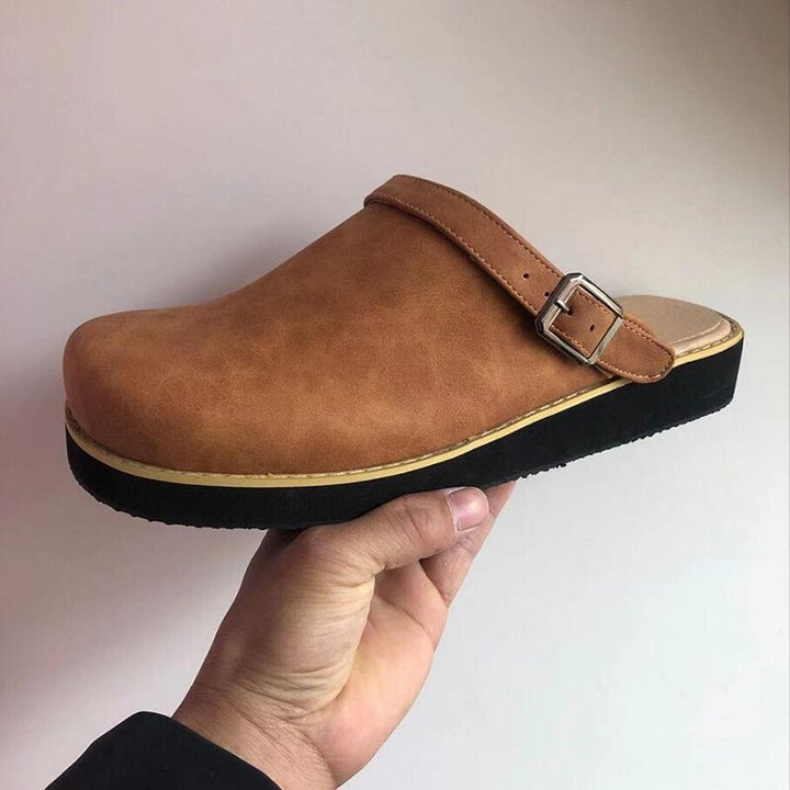 Theo | Herren Leder Clog Schnalle Weiche Sohle Cognac Frühling