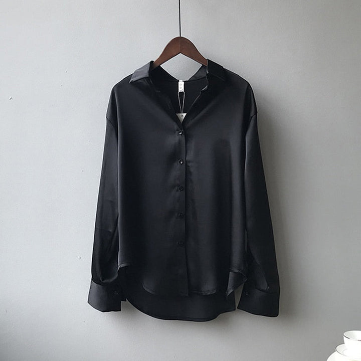Gina | Damen Satin Bluse Oversized Kragen Knopfleiste