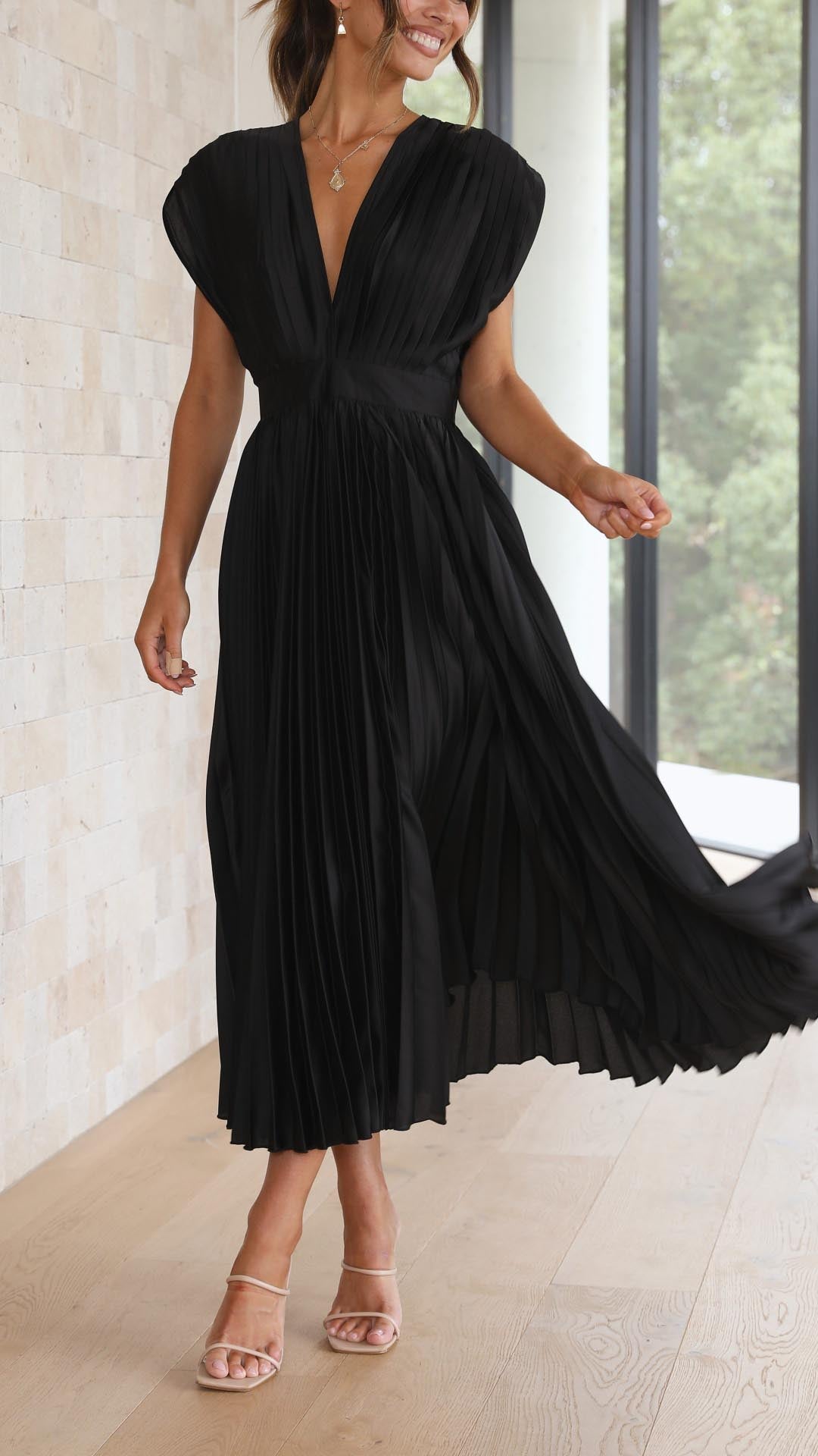 Gabriella | Damen-Midikleid mit Falten und V-Ausschnitt aus Satin