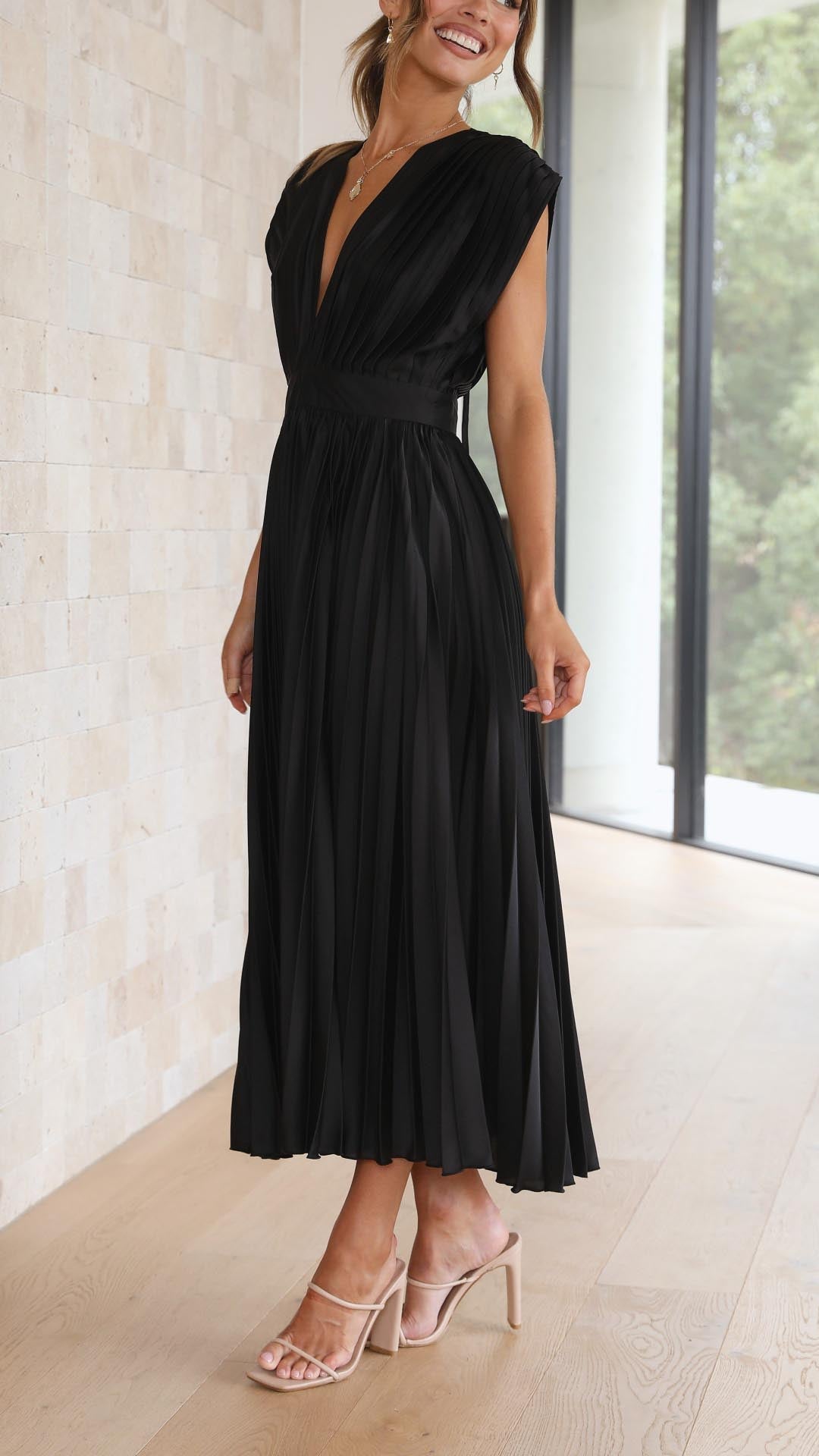 Gabriella | Damen-Midikleid mit Falten und V-Ausschnitt aus Satin