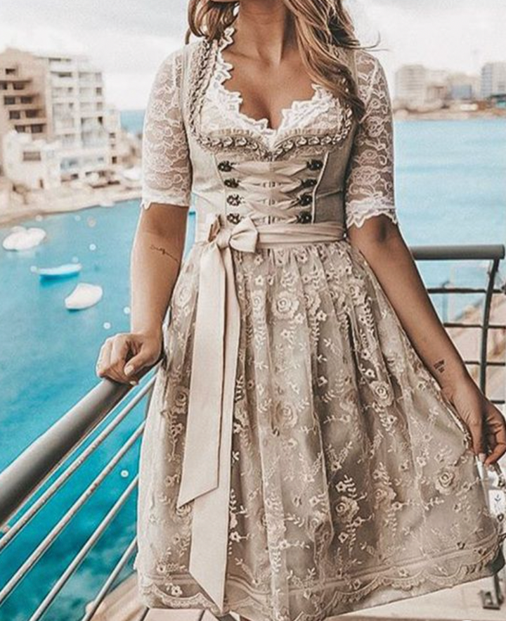 Liesel | Damen Dirndl mit Spitze, Schürze & Bluse