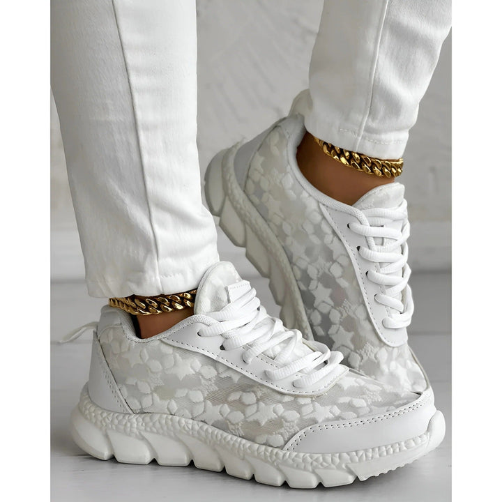 Stella | Damen Sneaker weiß mit Spitzendetail, chunky Plateau Sohle