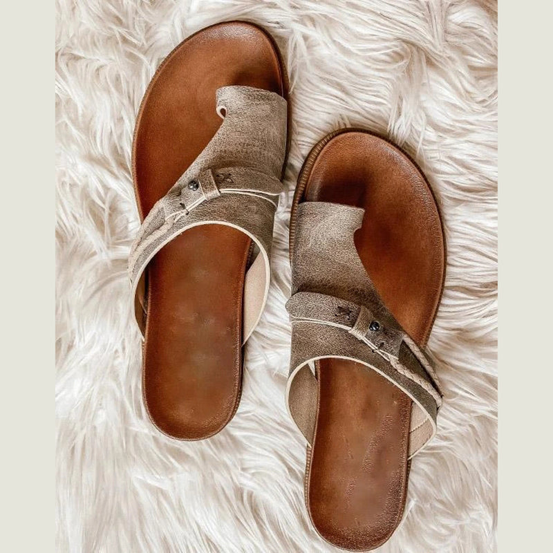 Clezel | Damen Zehensteg Sandalen Flach mit Schnalle