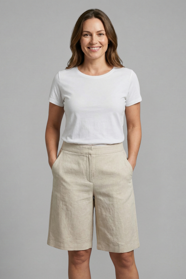 Almira | Damen Bermuda Shorts mit Elastikbund und Seitentaschen - Beige - Image 2