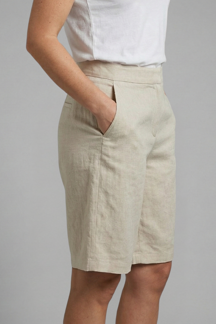 Almira | Damen Bermuda Shorts mit Elastikbund und Seitentaschen - Beige - Image 4