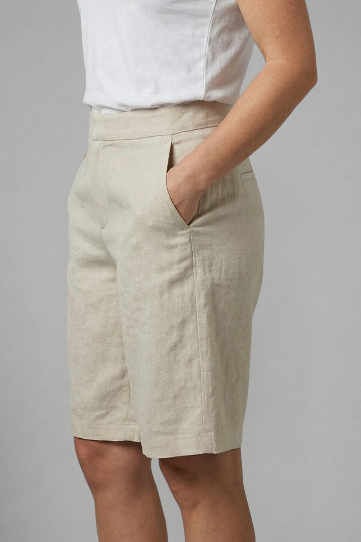 Almira | Damen Bermuda Shorts mit Elastikbund und Seitentaschen - Beige - Image 6