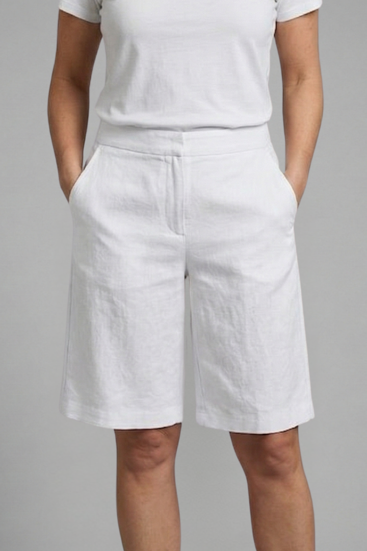 Almira | Damen Bermuda Shorts mit Elastikbund und Seitentaschen - Beige - Image 7