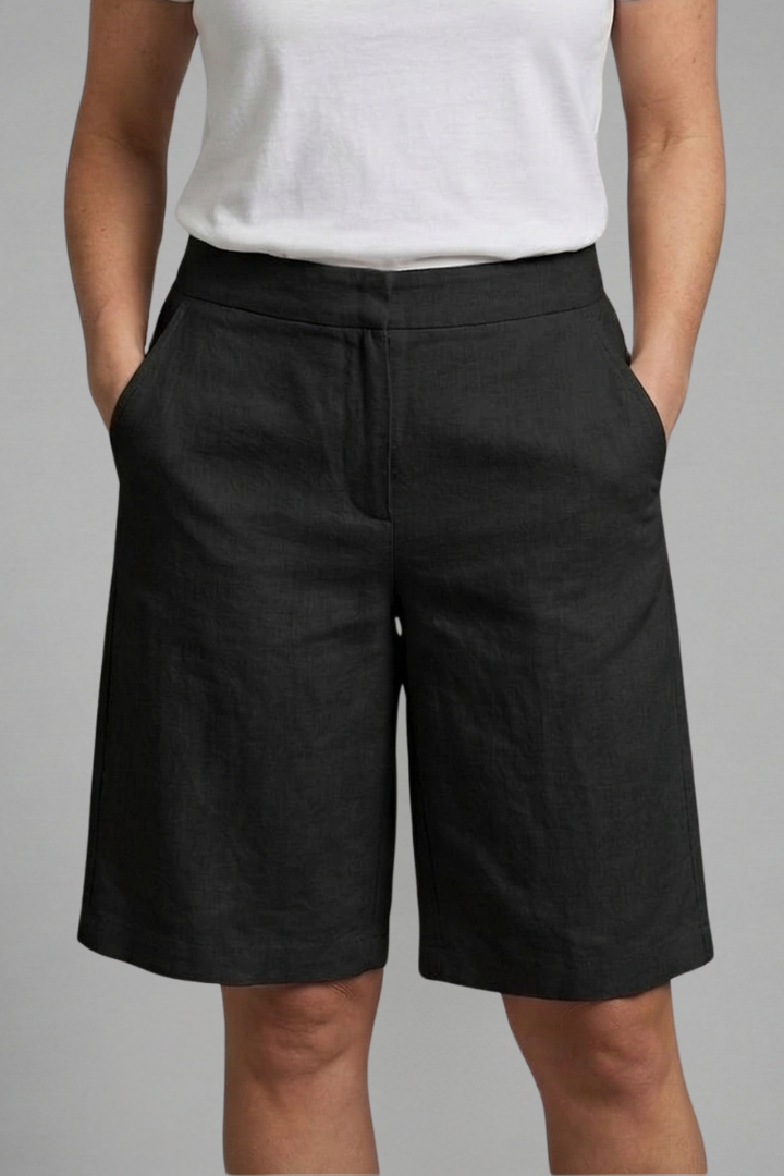 Almira | Damen Bermuda Shorts mit Elastikbund und Seitentaschen - Beige - Image 9