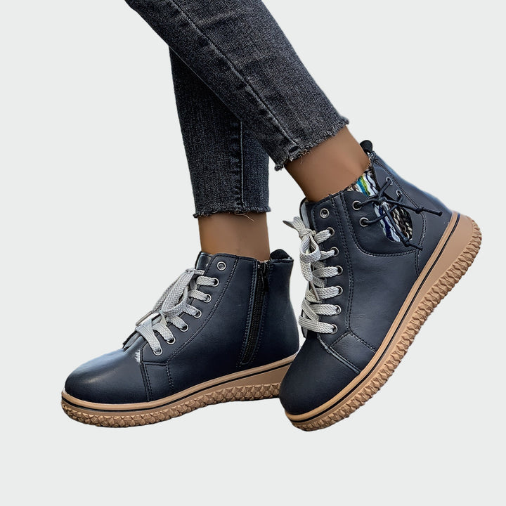 Almvik | Damen Stiefeletten flach mit Schnürung - Navy - Image 1