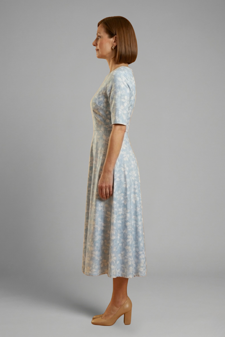 Anja | Damen Wickelkleid mit V-Ausschnitt Blumenmuster Midi - Light Blue - Image 4