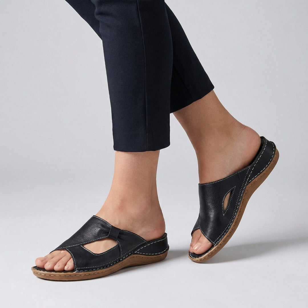 Brigitta | Damen Komfort Mule-Sandale Slip-On mit Cut-Out - Black - Image 1