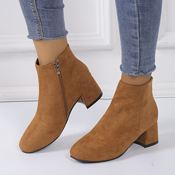Brigitte | Damen Chelsea Ankle Boot mit Blockabsatz - Black - Image 2