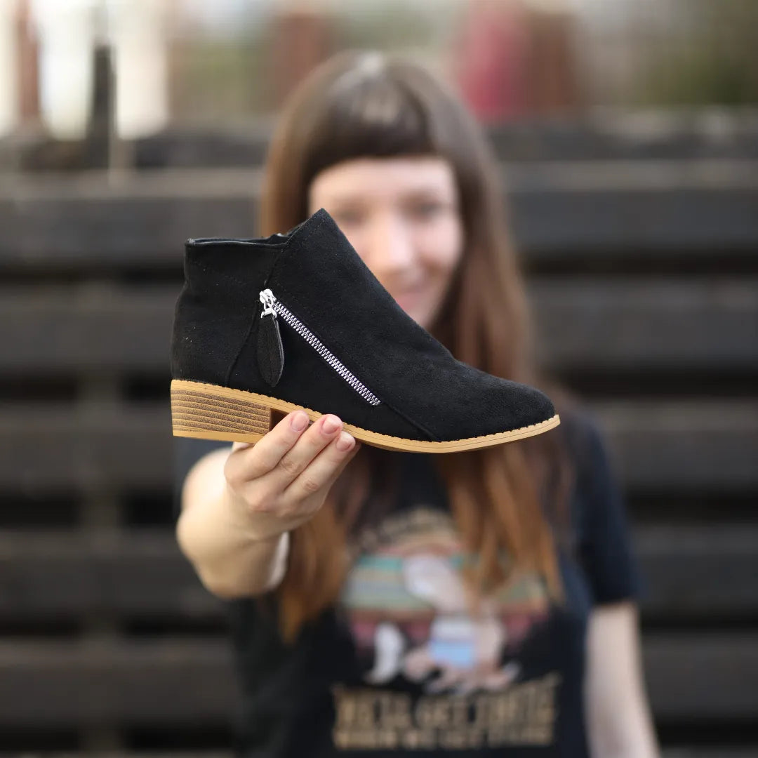 Britta | Damen Ankle Boots mit Blockabsatz, 69 Zeichen - Black - Image 2
