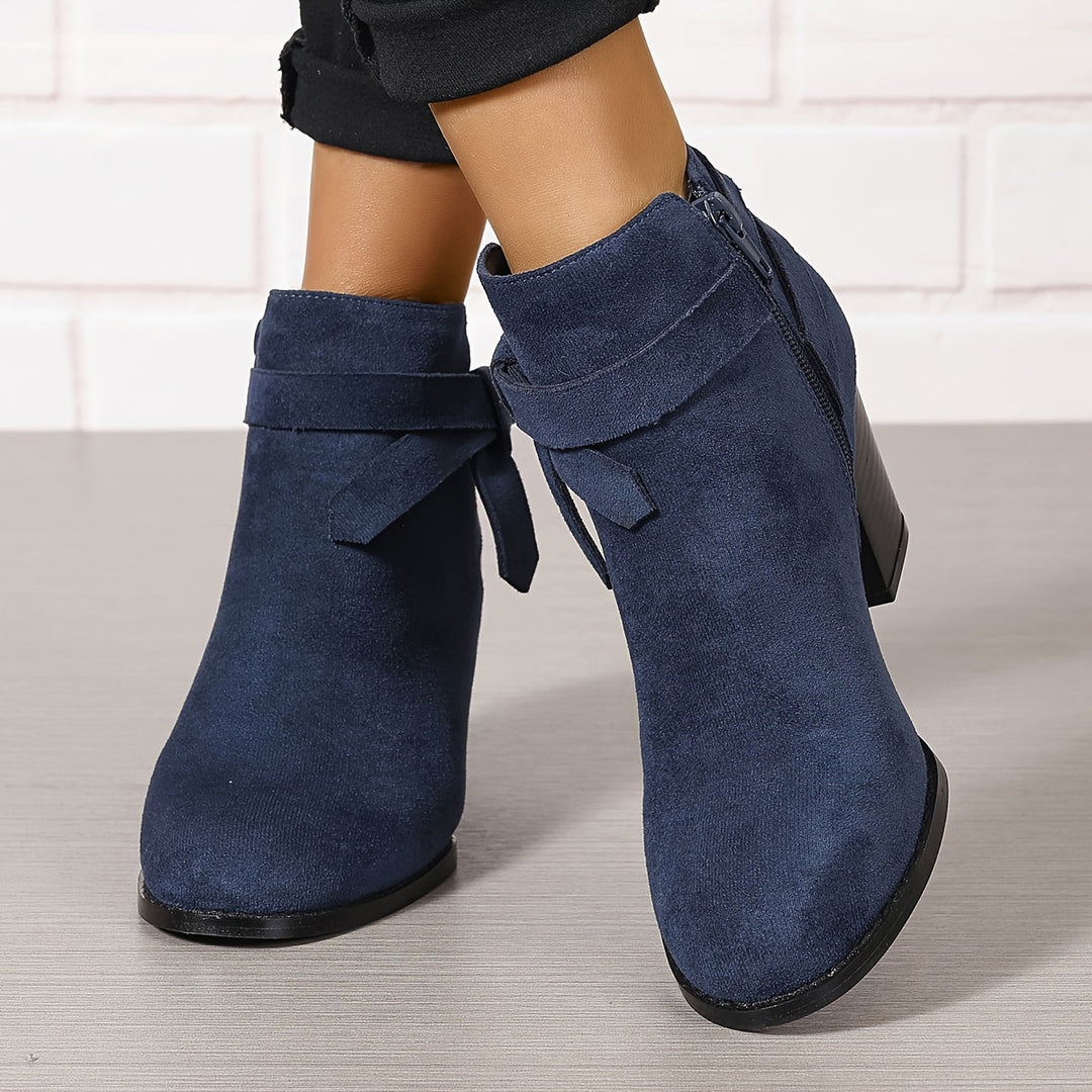 Britta | Damen Chelsea Ankle Boot mit Schleife, 70 Chars - Black - Image 8