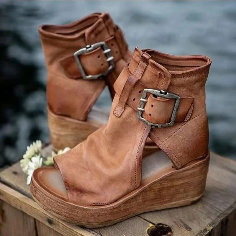Brunhild | Damen Ankle Boot mit Keilabsatz & Schnalle, 70 - Brown - Image 1