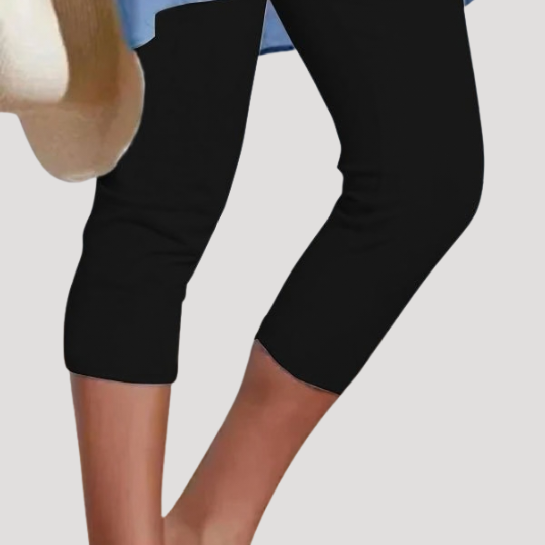 Brunhilde | Damen Capri Leggings 3/4 Länge - Black - Image 1