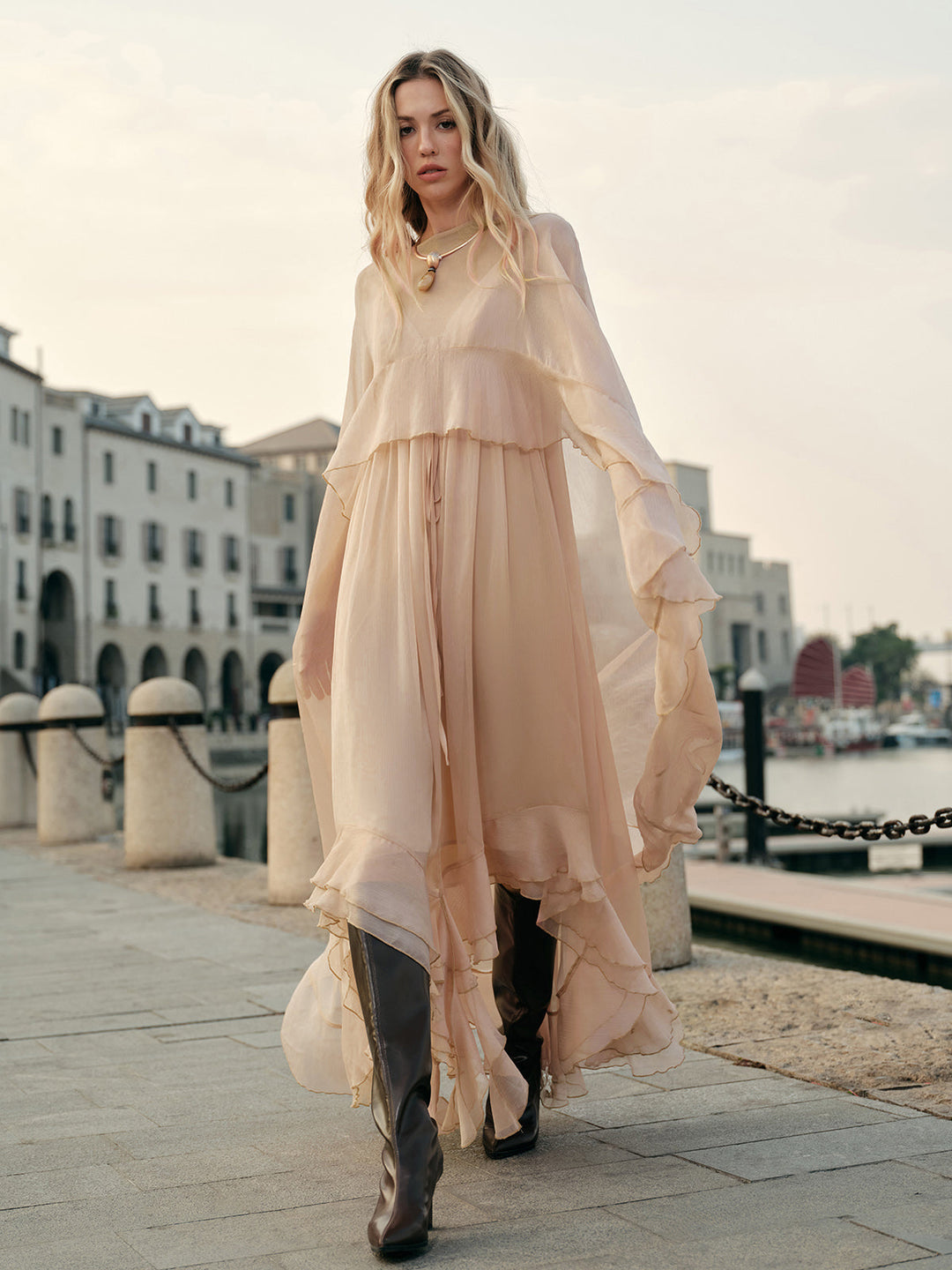 Seraphina | Damen Chiffon Maxikleid mit Umhang, Rüschen festlich