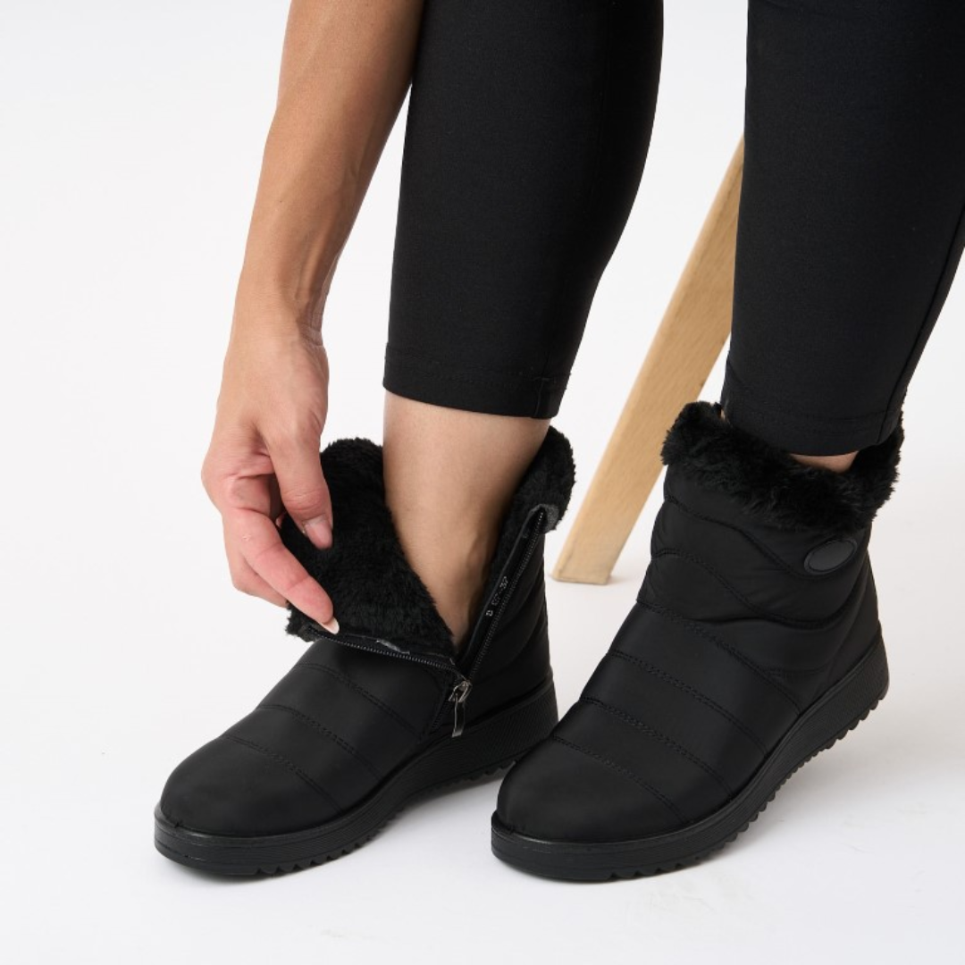 Dagwina | Damen Wasserdichte Winterstiefel Gefüttert - Black - Image 1