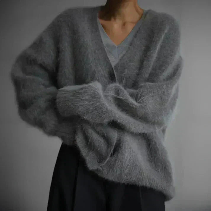 Edeltraud | Damen Oversize Strickjacke Flauschig - Taupe - Image 5