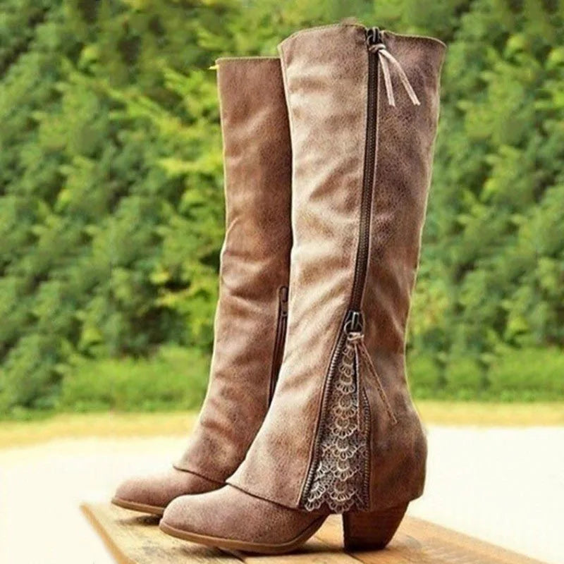 Edmara | Damen Kniehohe Stiefel mit Blockabsatz - Taupe - Image 1