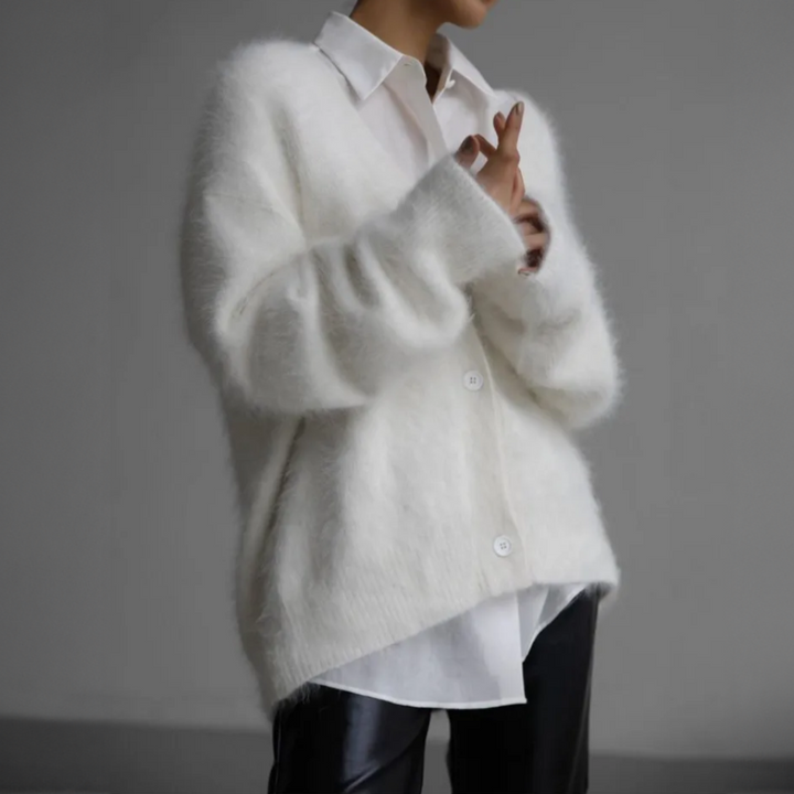 Franka | Damen Oversized Strickjacke mit V-Ausschnitt - Taupe - Image 7