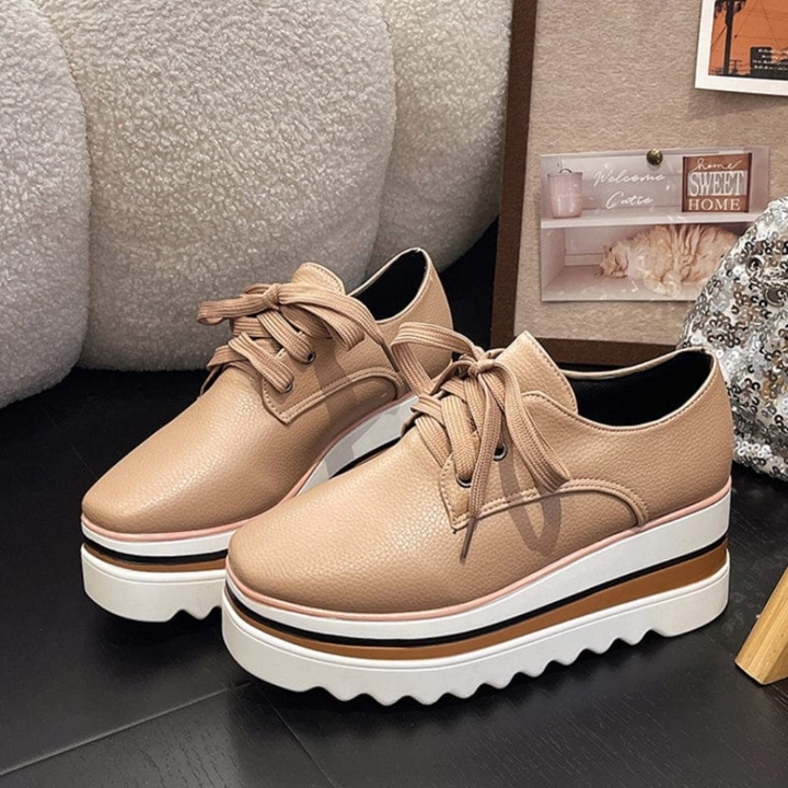 Frieda | Damen Plateau Sneaker mit Schnürung - Beige - Image 2