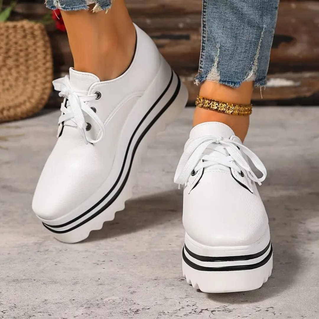 Frieda | Damen Plateau Sneaker mit Schnürung - Beige - Image 3