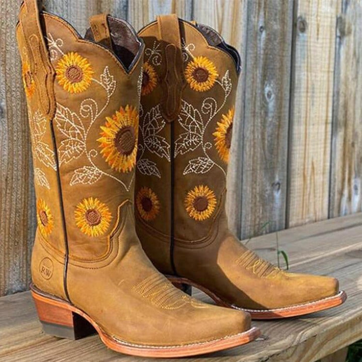 Gertraud | Damen Weite-Schaft Westernstiefel mit Stickerei - Camel - Image 1