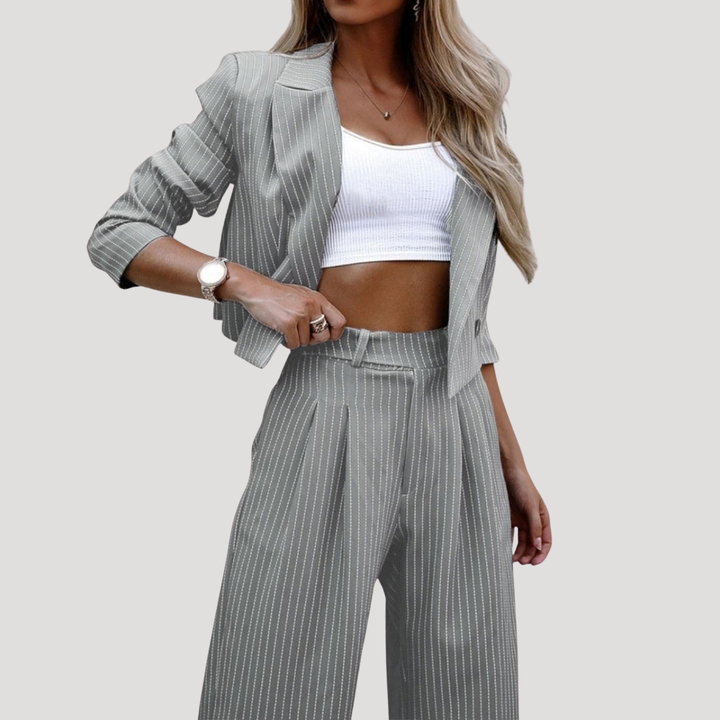 Greta | Damen Nadelstreifen Zweiteiler Blazer Set - Striped - Image 4