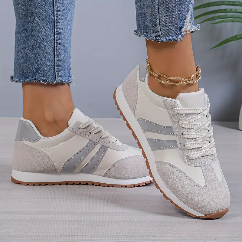 Harla | Damen Retro Schnürschuh Freizeitschuh Sneaker - Light Grey - Image 1