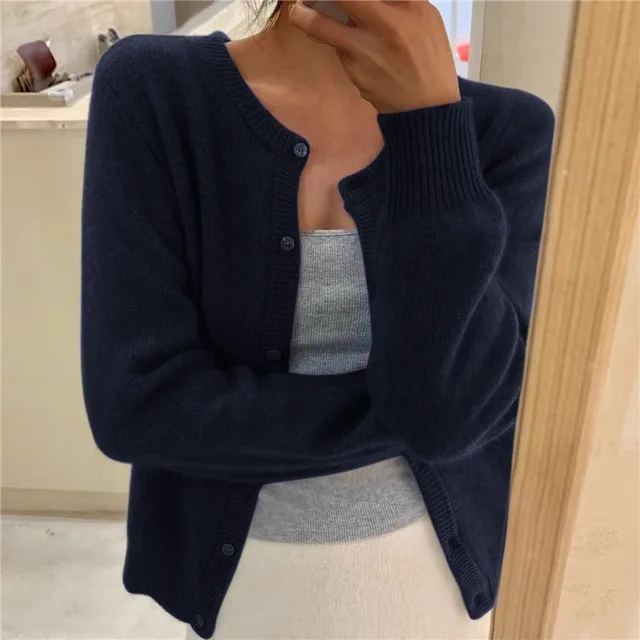 Hildvara | Damen Strickjacke mit Knopfleiste - Grey - Image 9