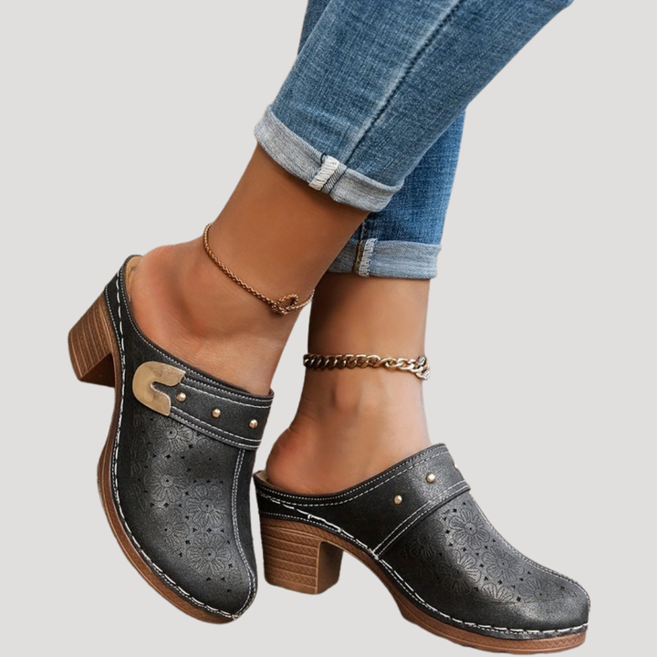 Ilka | Damen Slip-On Clogs mit Blockabsatz - Black - Image 1