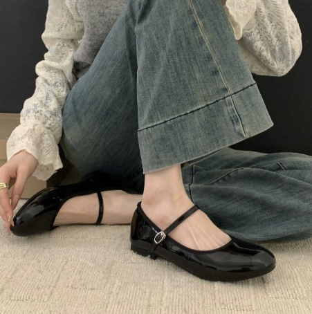 Aleda | Damen Mary Jane Pumps Lackoptik Blockabsatz