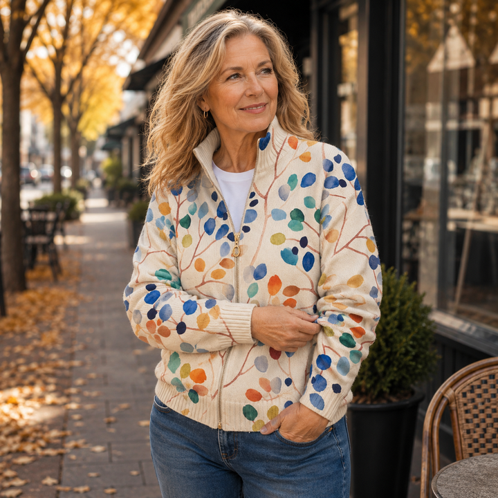 Imke | Damen Strickjacke mit Blätterdruck und Reißverschluss - Image 2