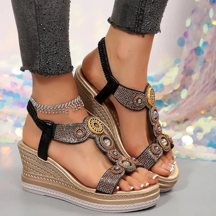 Klara | Damen Schmuckstein Keilabsatz Sandalen - Gold - Image 2