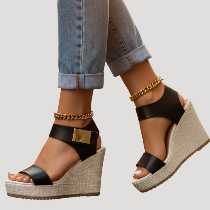 Linnea | Damen Plateau Sandalen mit Keilabsatz und Knöchelriemen - Black - Image 1