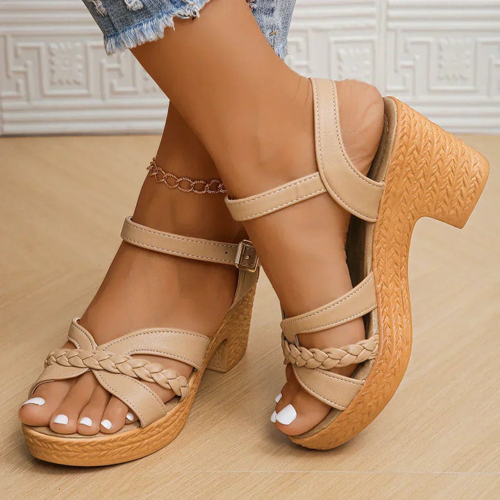 Lysander | Damen Keilsandalen mit geflochtenen Riemchen - White - Image 4