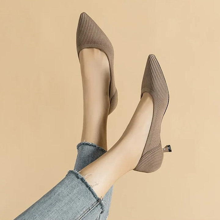 Meret | Damen Kitten Heel Pumps Spitze Slip-on - Taupe - Image 1